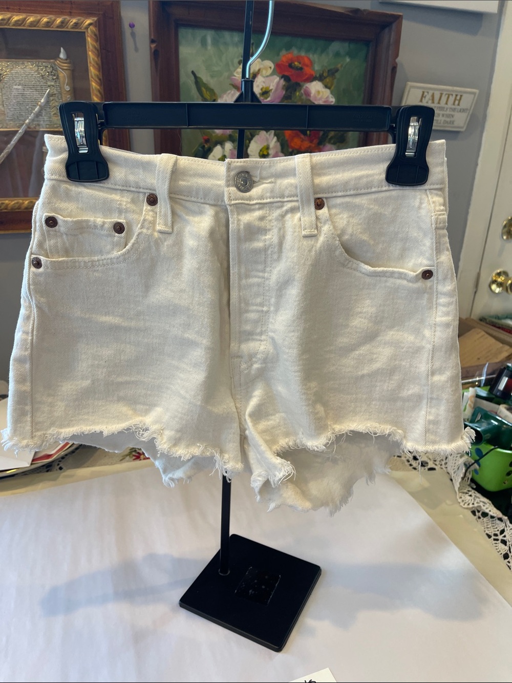 Levi's 501”s White Raw Hem Denim Shorts size 25 button fly